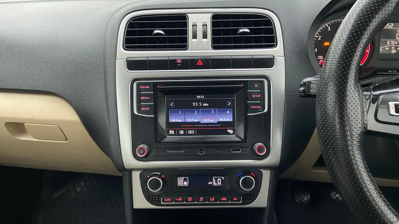 2017 Volkswagen Polo HIGHLINE1.2L, Petrol, Manual, 67,713 km, Air Conditioner