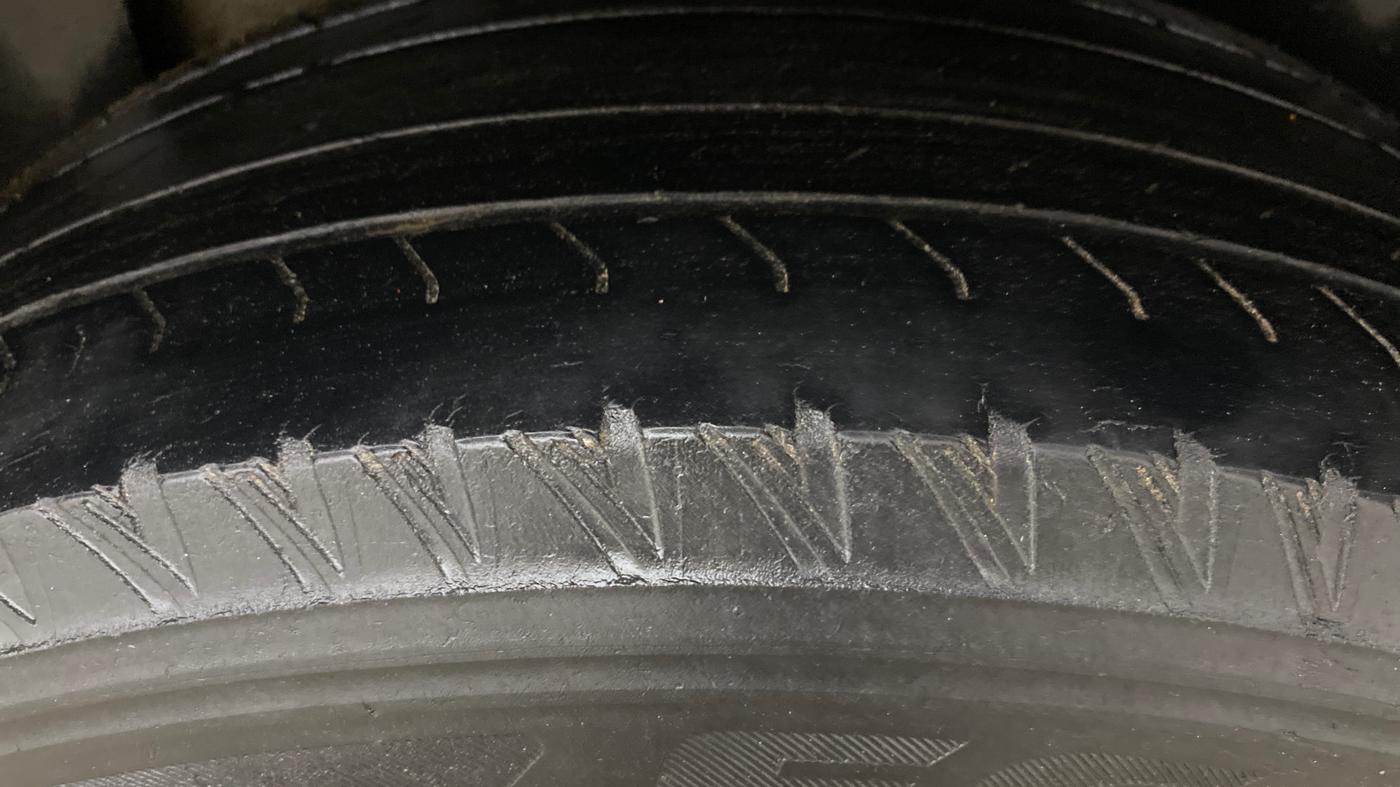 2023 Tata Safari XZA PLUS O 6STR, Diesel, Automatic, 1,11,940 km, Left Rear Tyre Tread