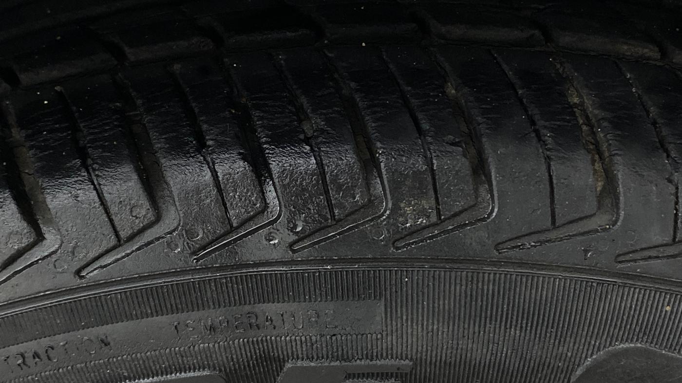 2018 Datsun Redi Go S, Petrol, Manual, 75,199 km, Right Front Tyre Tread