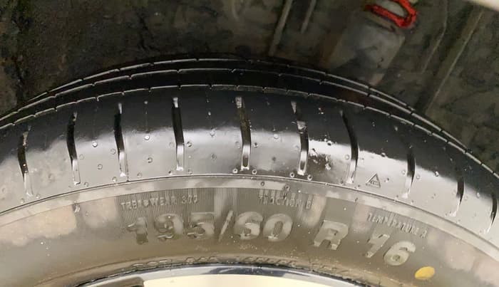 2021 Nissan MAGNITE XV PREMIUM, CNG, Manual, 39,567 km, Left Rear Tyre Tread