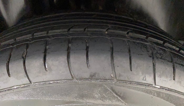 2012 Volkswagen Polo COMFORTLINE 1.2L PETROL, Petrol, Manual, 41,310 km, Right Rear Tyre Tread