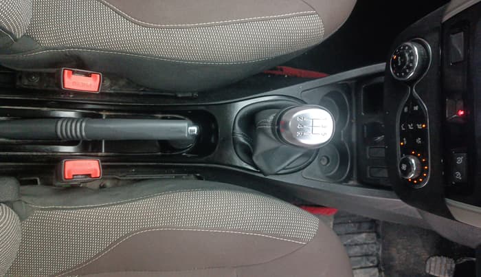 2021 Renault Duster RXZ 1.5 PETROL MT, Petrol, Manual, 47,145 km, Gear Lever