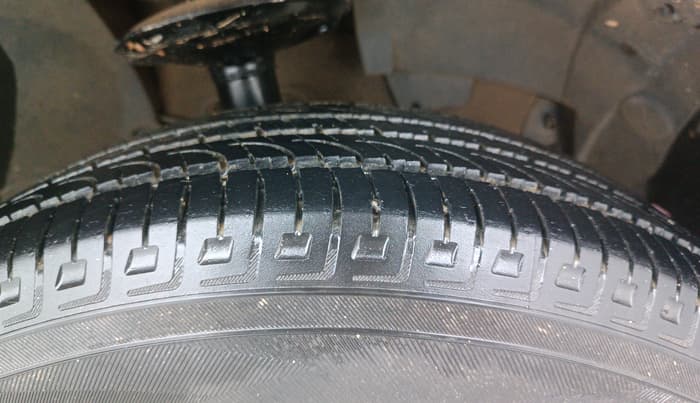 2021 Renault Duster RXZ 1.5 PETROL MT, Petrol, Manual, 47,145 km, Right Front Tyre Tread