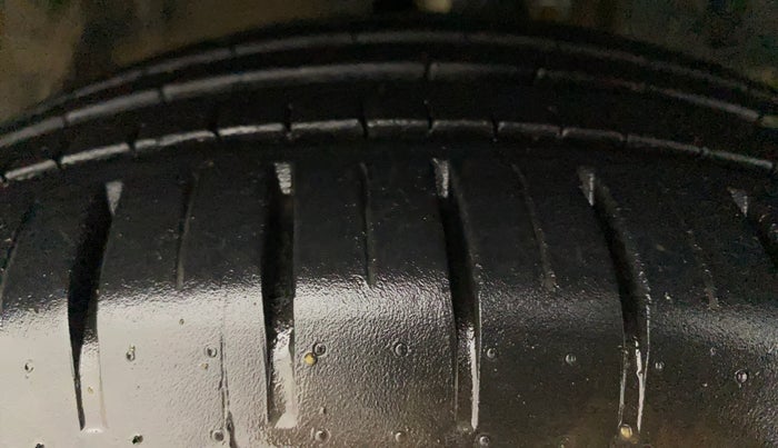 2021 Maruti Baleno ZETA CVT PETROL 1.2, Petrol, Automatic, 21,801 km, Right Front Tyre Tread
