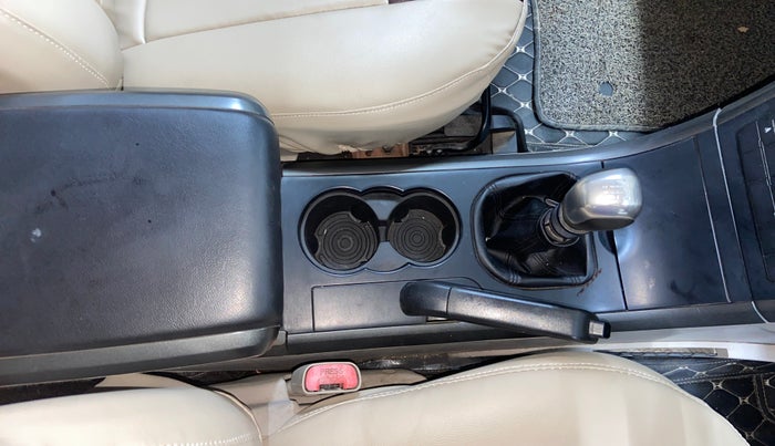 2017 Mahindra XUV500 W6, Diesel, Manual, 94,851 km, Gear Lever