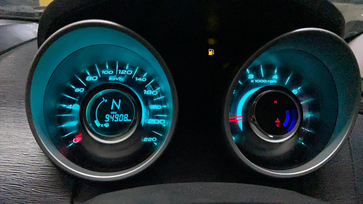 2017 Mahindra XUV500 W6, Diesel, Manual, 94,939 km, Odometer Image