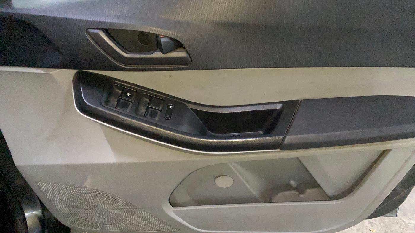 2021 Tata Tiago XTA PETROL, Petrol, Automatic, 49,311 km, Driver Side Door Panels Control