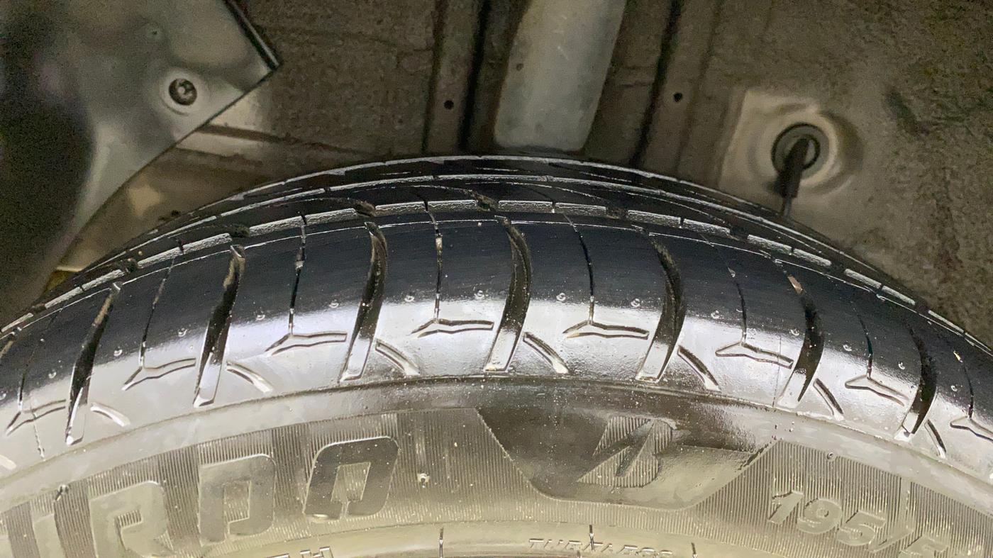 2019 Hyundai Elite i20 ASTA (O) CVT, Petrol, Automatic, 44,675 km, Right Rear Tyre Tread