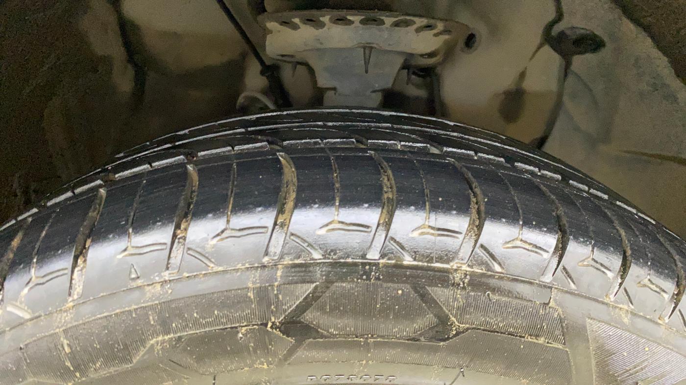 2019 Hyundai Elite i20 ASTA (O) CVT, Petrol, Automatic, 44,675 km, Right Front Tyre Tread