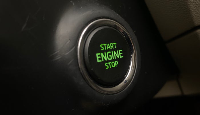 2016 Skoda Octavia STYLE PLUS AT 1.8 TSI, Petrol, Automatic, 94,300 km, Keyless Start/ Stop Button