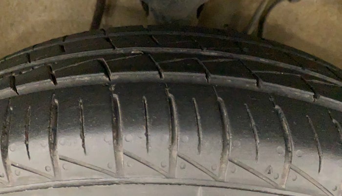 2022 Maruti Alto VXI PLUS, Petrol, Manual, 3,869 km, Right Front Tyre Tread