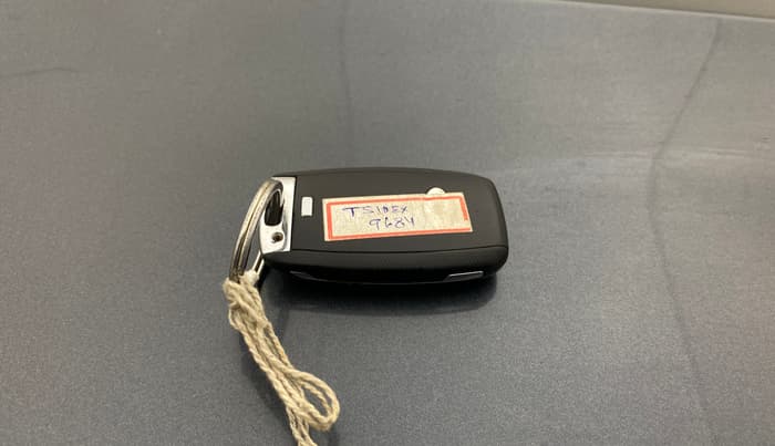 2020 KIA SELTOS HTX IVT 1.5 PETROL, Petrol, Automatic, 1,35,354 km, Key Close Up
