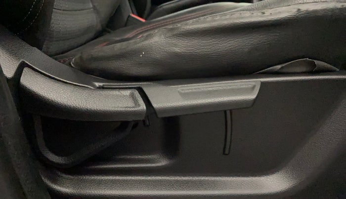 2020 KIA SONET HTK PLUS 1.5, Diesel, Manual, 60,014 km, Driver Side Adjustment Panel