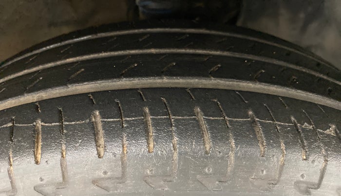 2017 Maruti IGNIS DELTA 1.2 AMT, Petrol, Automatic, 18,159 km, Right Front Tyre Tread