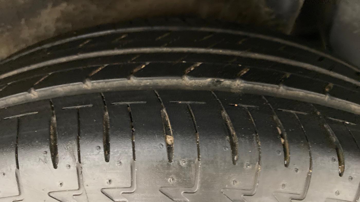2017 Maruti IGNIS DELTA 1.2 AMT, Petrol, Automatic, 18,159 km, Left Rear Tyre Tread
