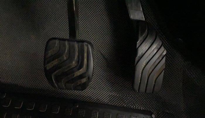 2023 Renault Kiger RXZ TURBO CVT, Petrol, Automatic, 48,965 km, Pedals