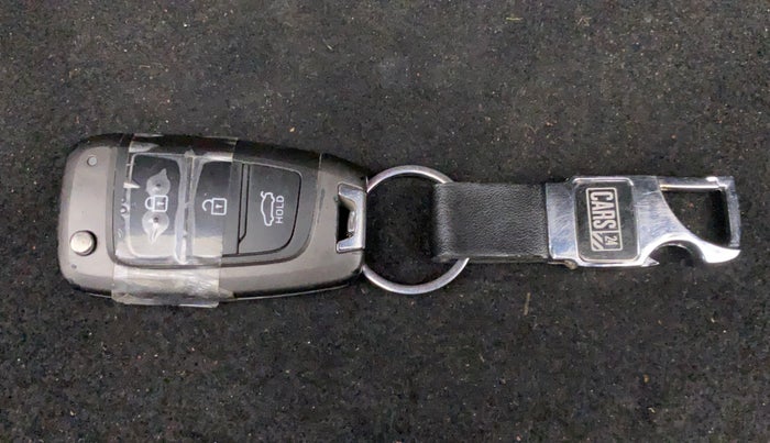 2018 Hyundai Verna 1.6 CRDI SX + AT, Diesel, Automatic, 55,912 km, Key Close Up
