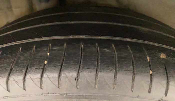 2018 Hyundai Verna 1.6 CRDI SX + AT, Diesel, Automatic, 55,912 km, Right Rear Tyre Tread