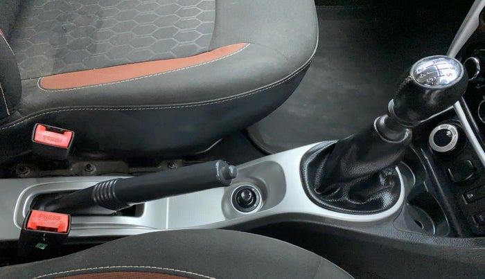2015 Renault Duster RXZ 110 4WD, Diesel, Manual, 63,309 km, Gear Lever