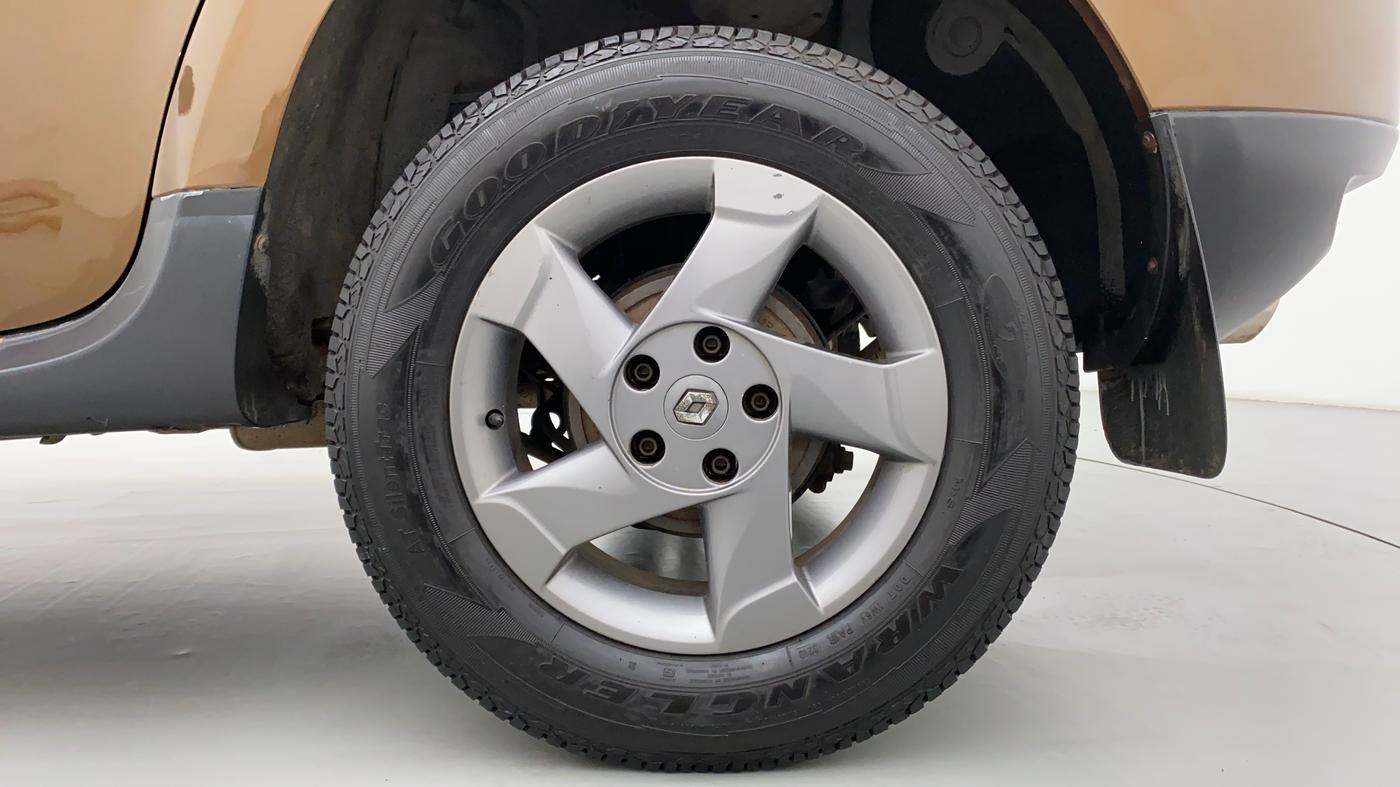 2015 Renault Duster RXZ 110 4WD, Diesel, Manual, 63,309 km, Left Rear Wheel