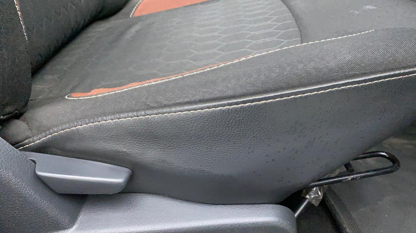 2015 Renault Duster RXZ 110 4WD, Diesel, Manual, 63,309 km, Driver Side Adjustment Panel