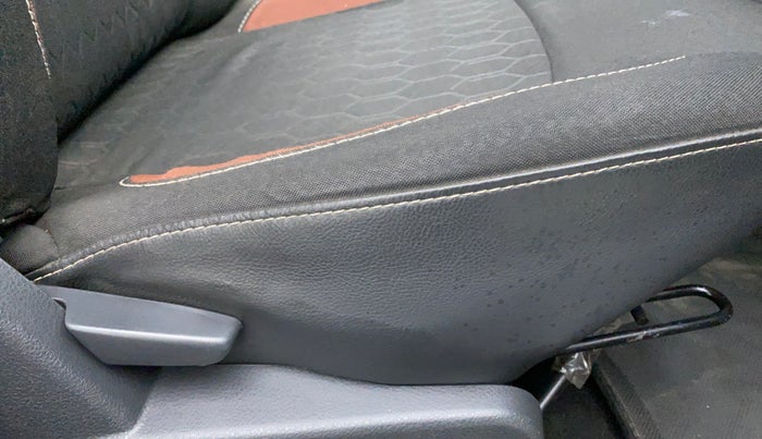 2015 Renault Duster RXZ 110 4WD, Diesel, Manual, 63,309 km, Driver Side Adjustment Panel