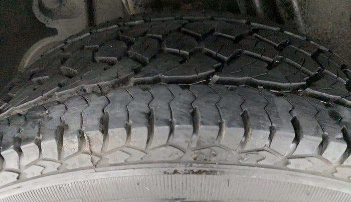 2015 Renault Duster RXZ 110 4WD, Diesel, Manual, 63,309 km, Right Rear Tyre Tread