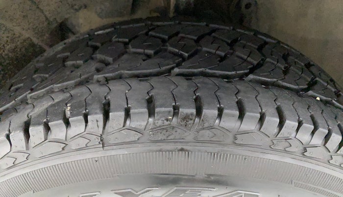 2015 Renault Duster RXZ 110 4WD, Diesel, Manual, 63,309 km, Left Front Tyre Tread