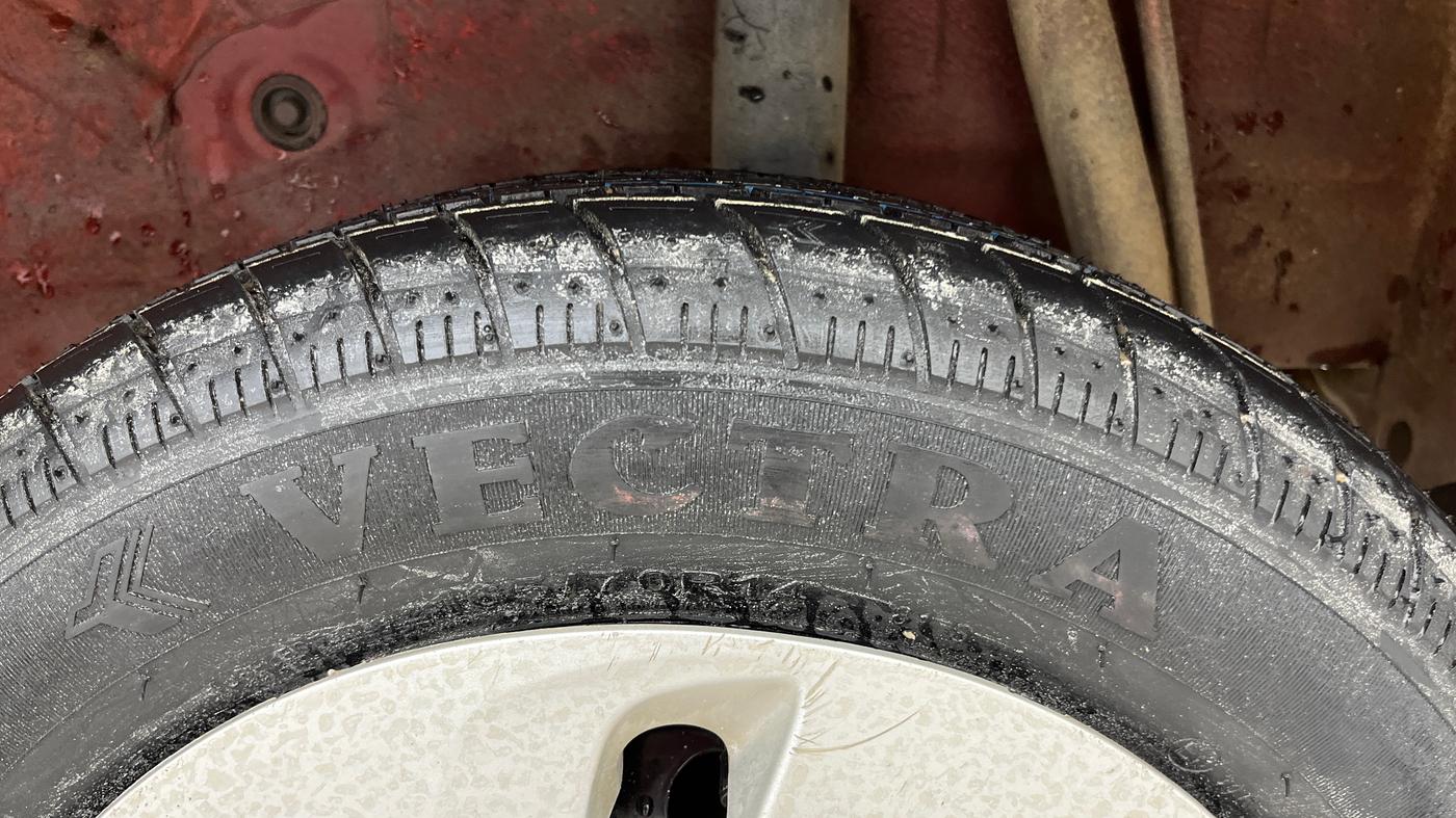 2016 Maruti Celerio VXI AMT, Petrol, Automatic, 62,984 km, Left Rear Tyre Tread