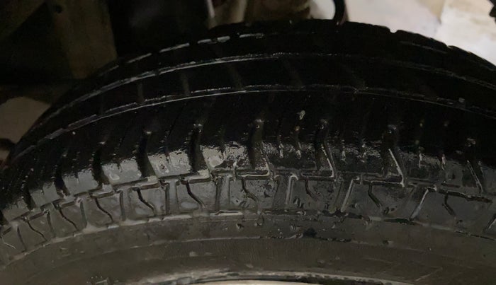 2016 Maruti Alto 800 LXI, Petrol, Manual, 21,965 km, Left Rear Tyre Tread