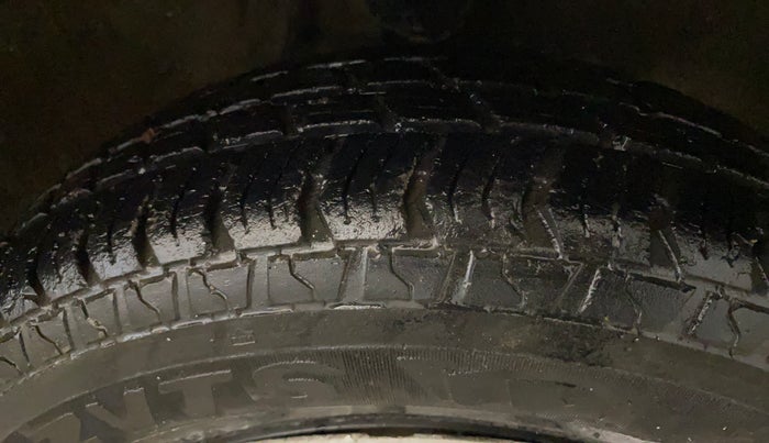 2016 Maruti Alto 800 LXI, Petrol, Manual, 21,965 km, Right Front Tyre Tread