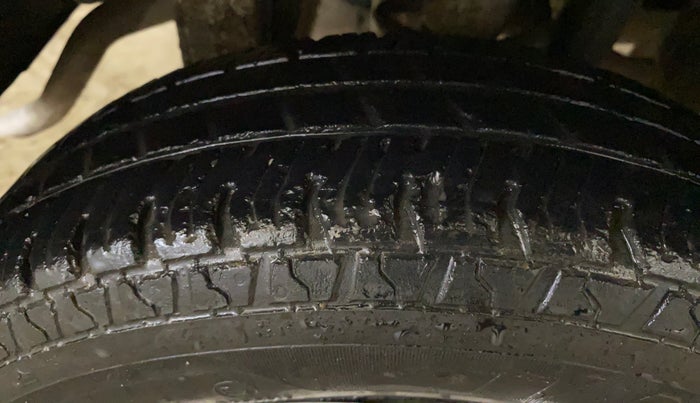 2016 Maruti Alto 800 LXI, Petrol, Manual, 21,965 km, Right Rear Tyre Tread