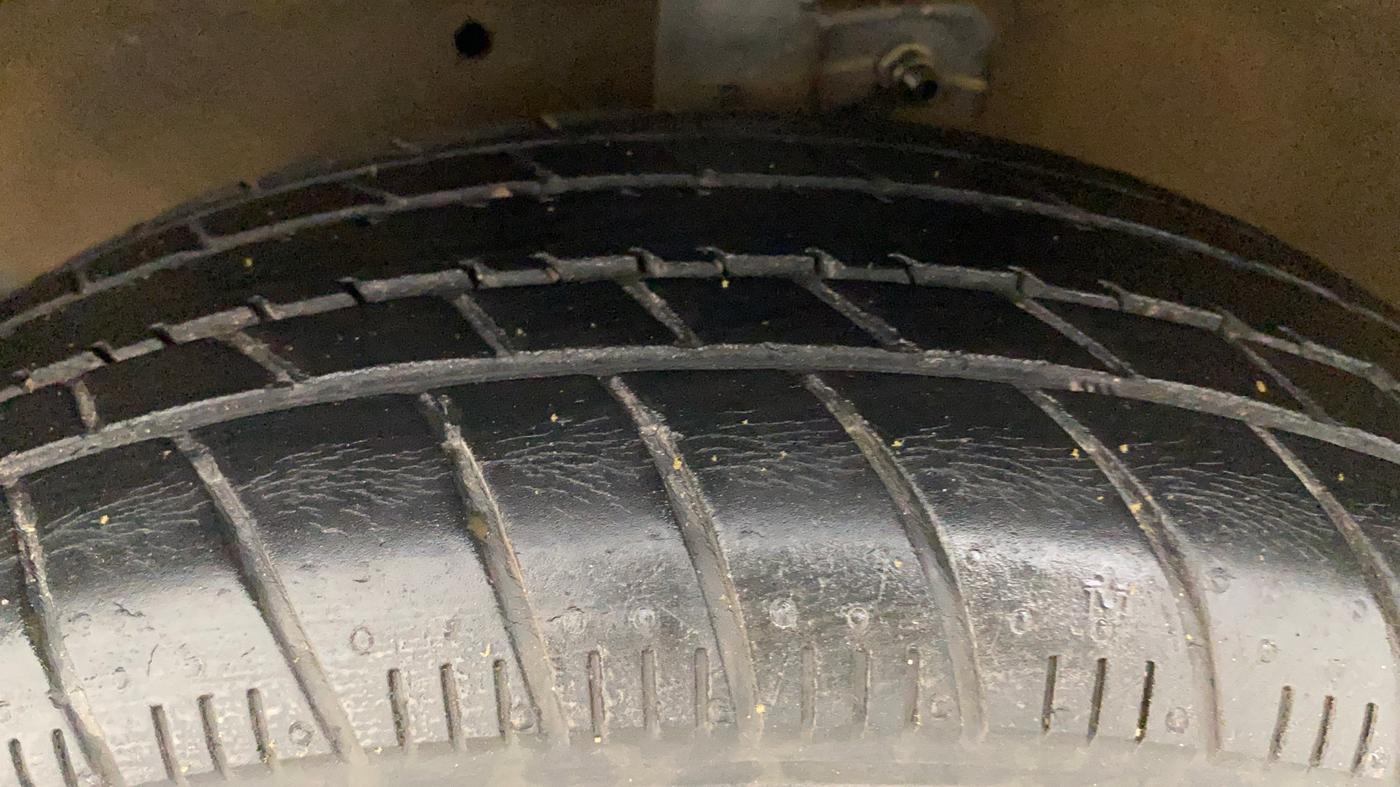 2017 Maruti Celerio VXI (O), Petrol, Manual, 57,214 km, Left Front Tyre Tread