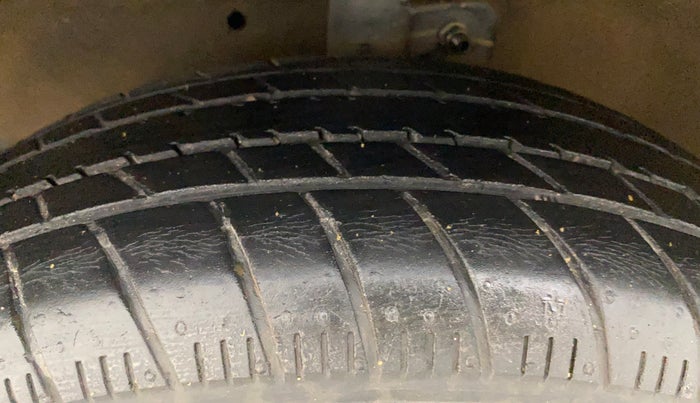 2017 Maruti Celerio VXI (O), Petrol, Manual, 57,214 km, Left Front Tyre Tread