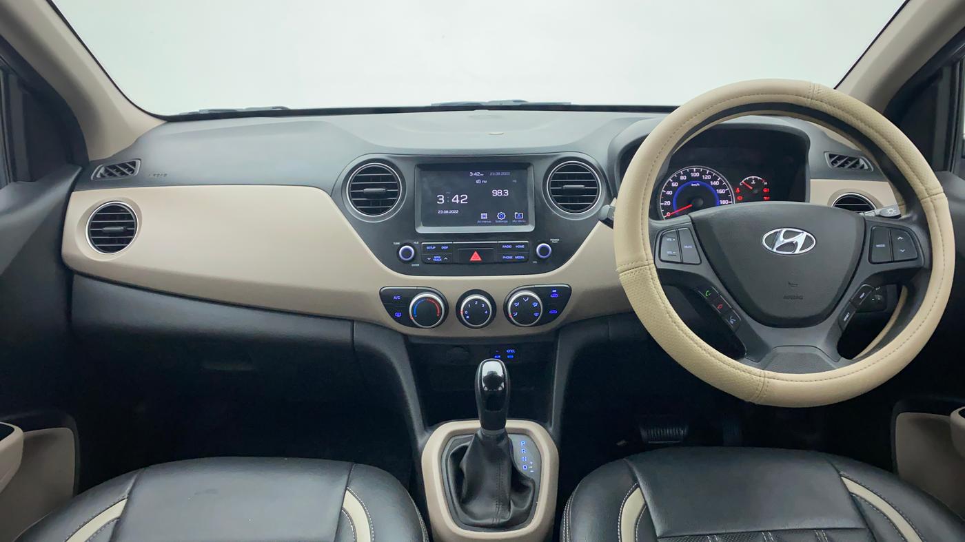 2017 Hyundai Grand i10 SPORTZ (O) 1.2 AT VTVT, Petrol, Automatic, 52,861 km, Dashboard