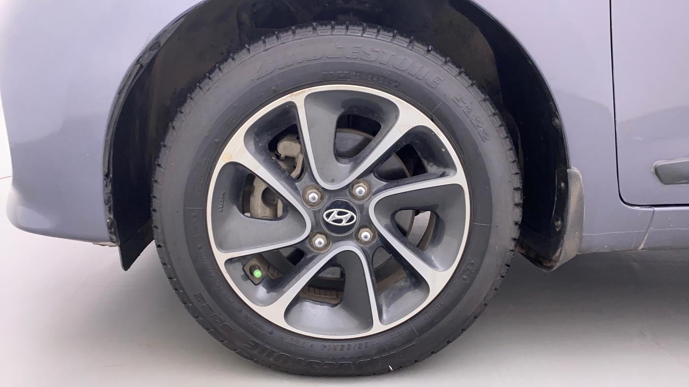 2017 Hyundai Grand i10 SPORTZ (O) 1.2 AT VTVT, Petrol, Automatic, 52,861 km, Left Front Wheel