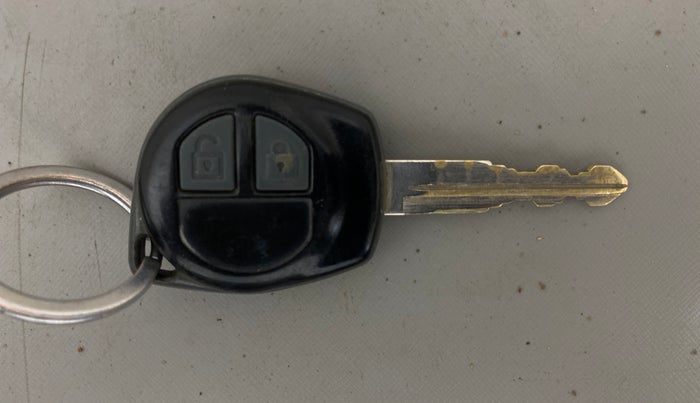 2014 Maruti Swift VXI, Petrol, Manual, 54,439 km, Key Close Up