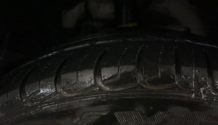 2020 Ford Ecosport TITANIUM + 1.5L PETROL AT, Petrol, Automatic, 27,865 km, Right Front Tyre Tread