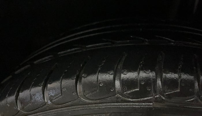 2020 Ford Ecosport TITANIUM + 1.5L PETROL AT, Petrol, Automatic, 27,865 km, Left Rear Tyre Tread