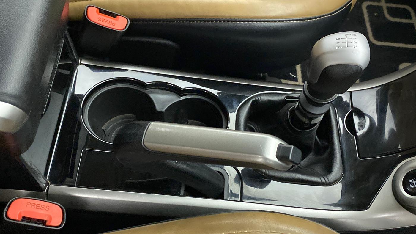 2018 Mahindra XUV500 W11, Diesel, Manual, 69,351 km, Gear Lever