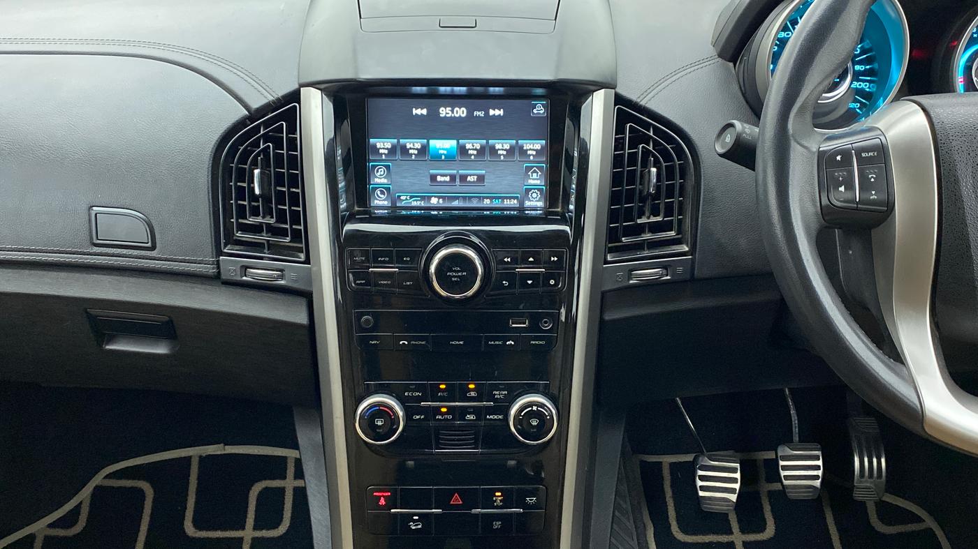 2018 Mahindra XUV500 W11, Diesel, Manual, 69,351 km, Air Conditioner