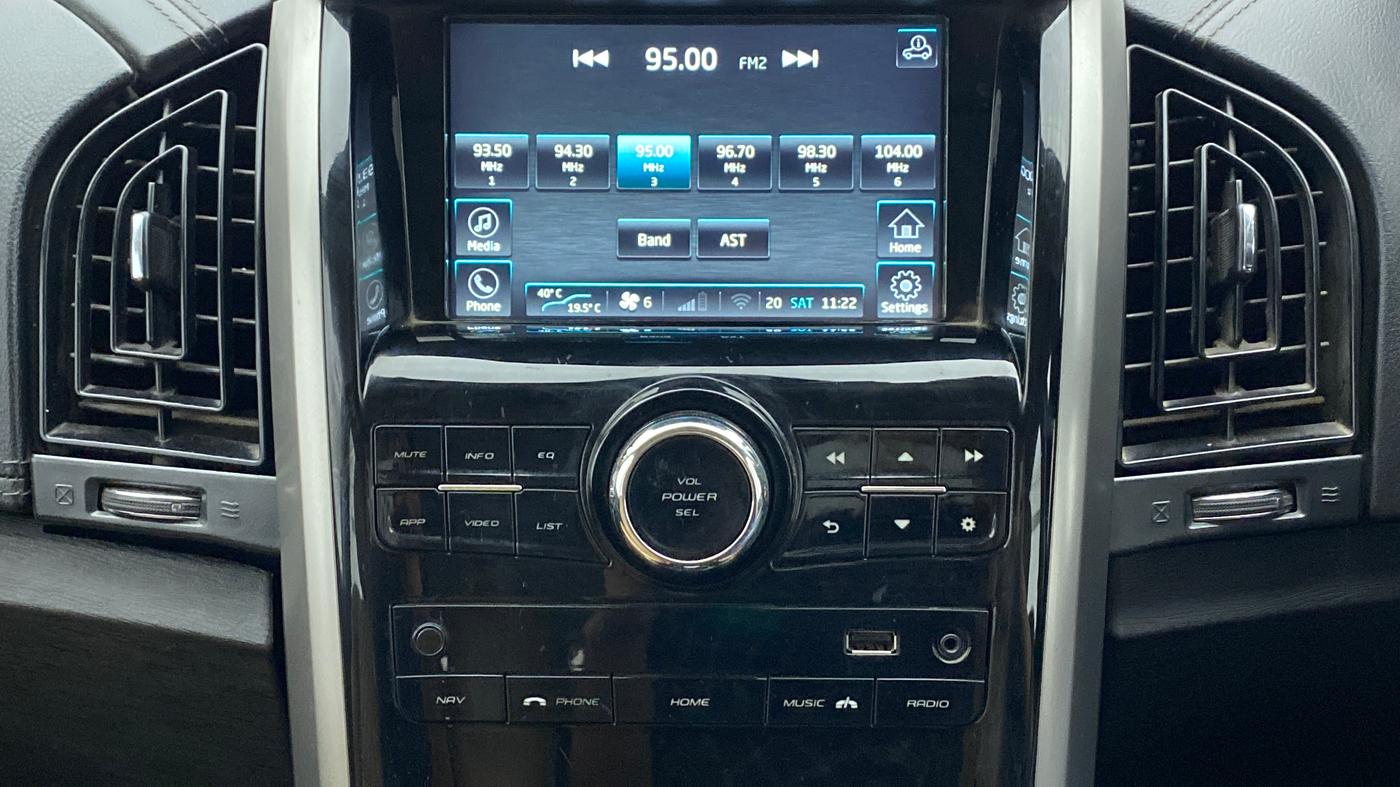 2018 Mahindra XUV500 W11, Diesel, Manual, 69,351 km, Infotainment System