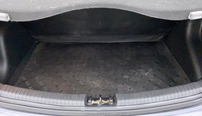 2014 Hyundai Grand i10 ASTA AT 1.2 KAPPA VTVT, Petrol, Automatic, 70,014 km, Boot Inside