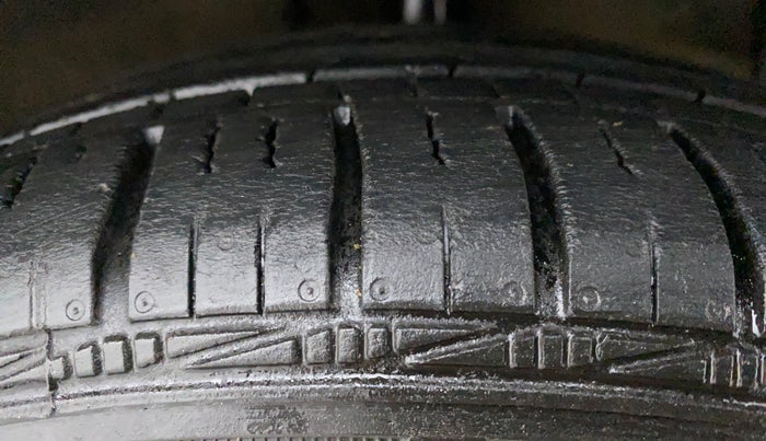 2014 Hyundai Grand i10 ASTA AT 1.2 KAPPA VTVT, Petrol, Automatic, 70,014 km, Right Front Tyre Tread