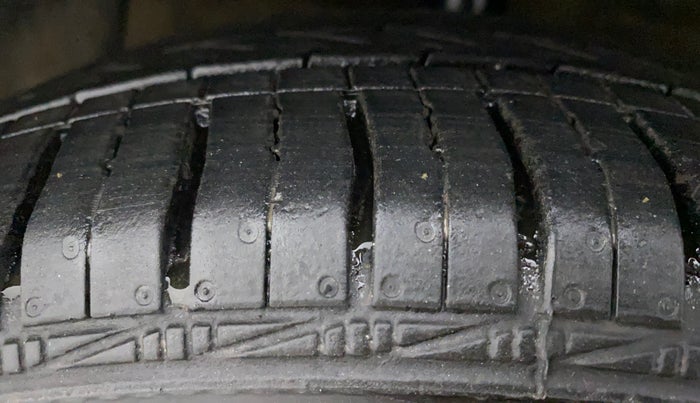 2014 Hyundai Grand i10 ASTA AT 1.2 KAPPA VTVT, Petrol, Automatic, 70,014 km, Left Front Tyre Tread