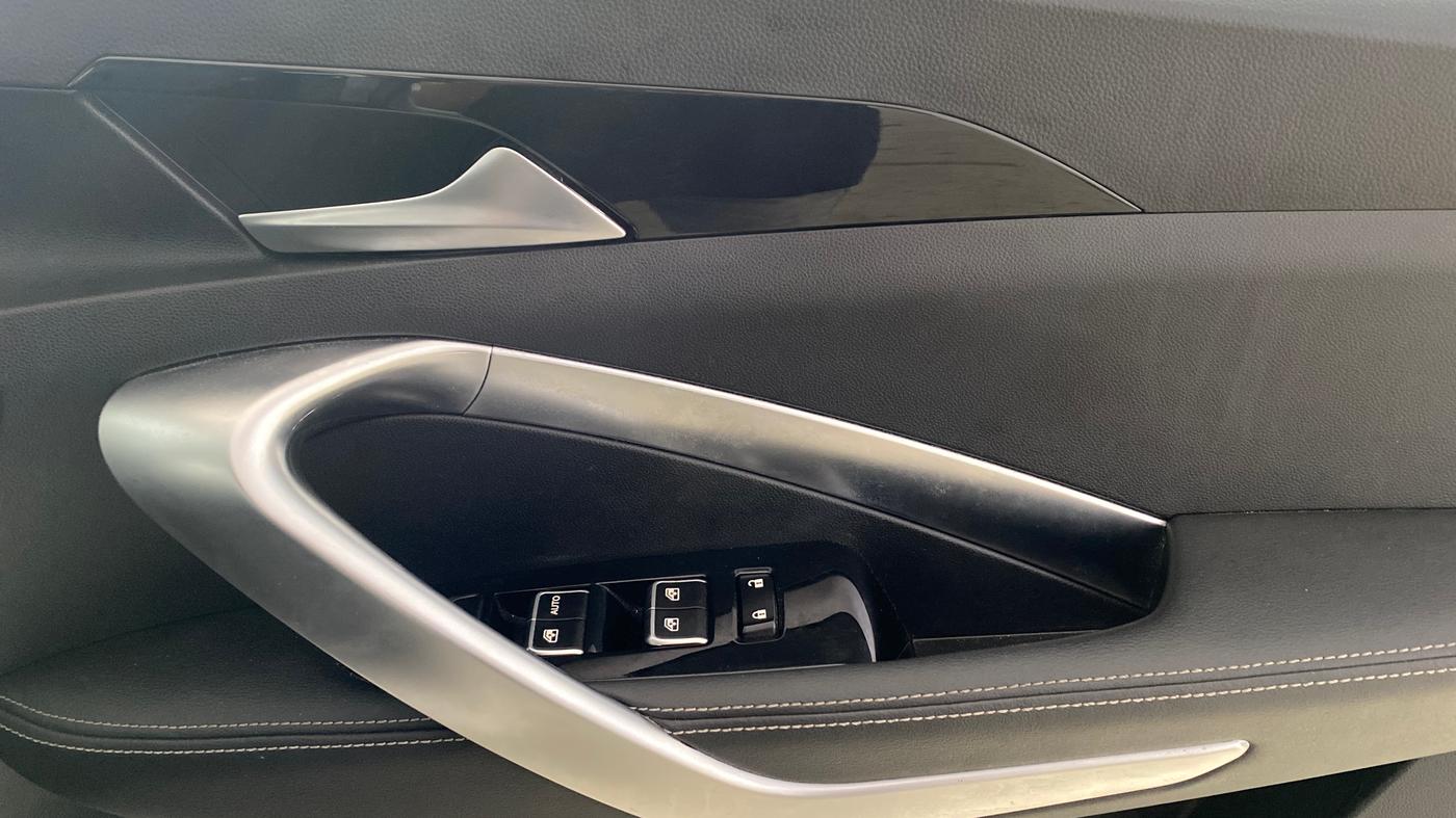 2020 MG HECTOR SHARP 1.5 DCT PETROL, Petrol, Automatic, 55,497 km, Driver Side Door Panels Control