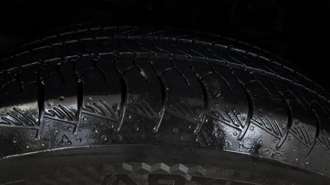 2023 Maruti Grand Vitara ZETA SMART HYBRID AT, Petrol, Automatic, 48,145 km, Right Front Tyre Tread
