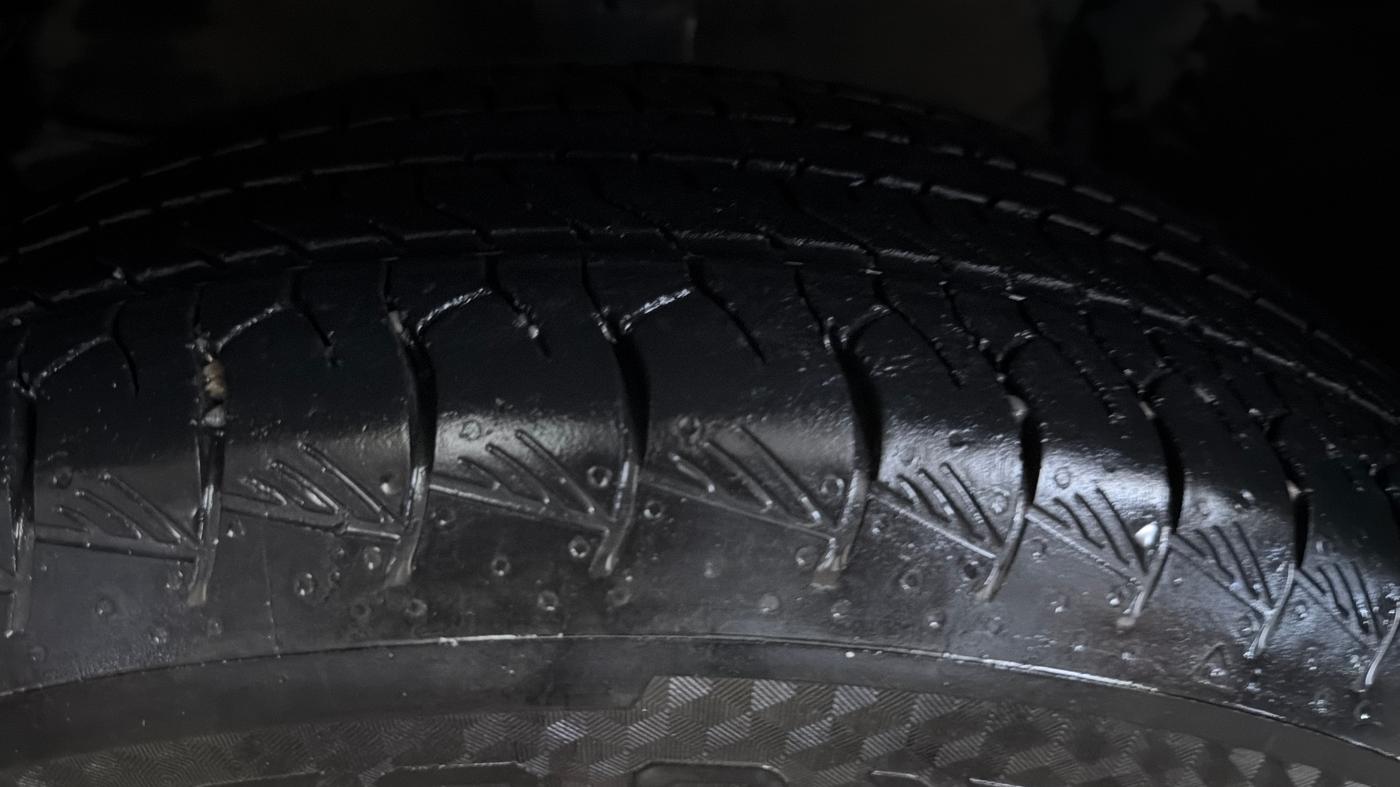 2023 Maruti Grand Vitara ZETA SMART HYBRID AT, Petrol, Automatic, 48,145 km, Left Front Tyre Tread