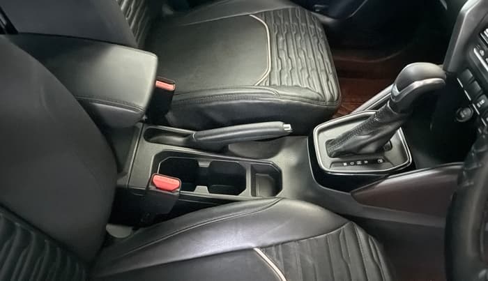 2023 Maruti Grand Vitara ZETA SMART HYBRID AT, Petrol, Automatic, 48,118 km, Gear Lever