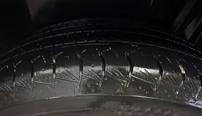 2023 Maruti Grand Vitara ZETA SMART HYBRID AT, Petrol, Automatic, 48,118 km, Left Rear Tyre Tread